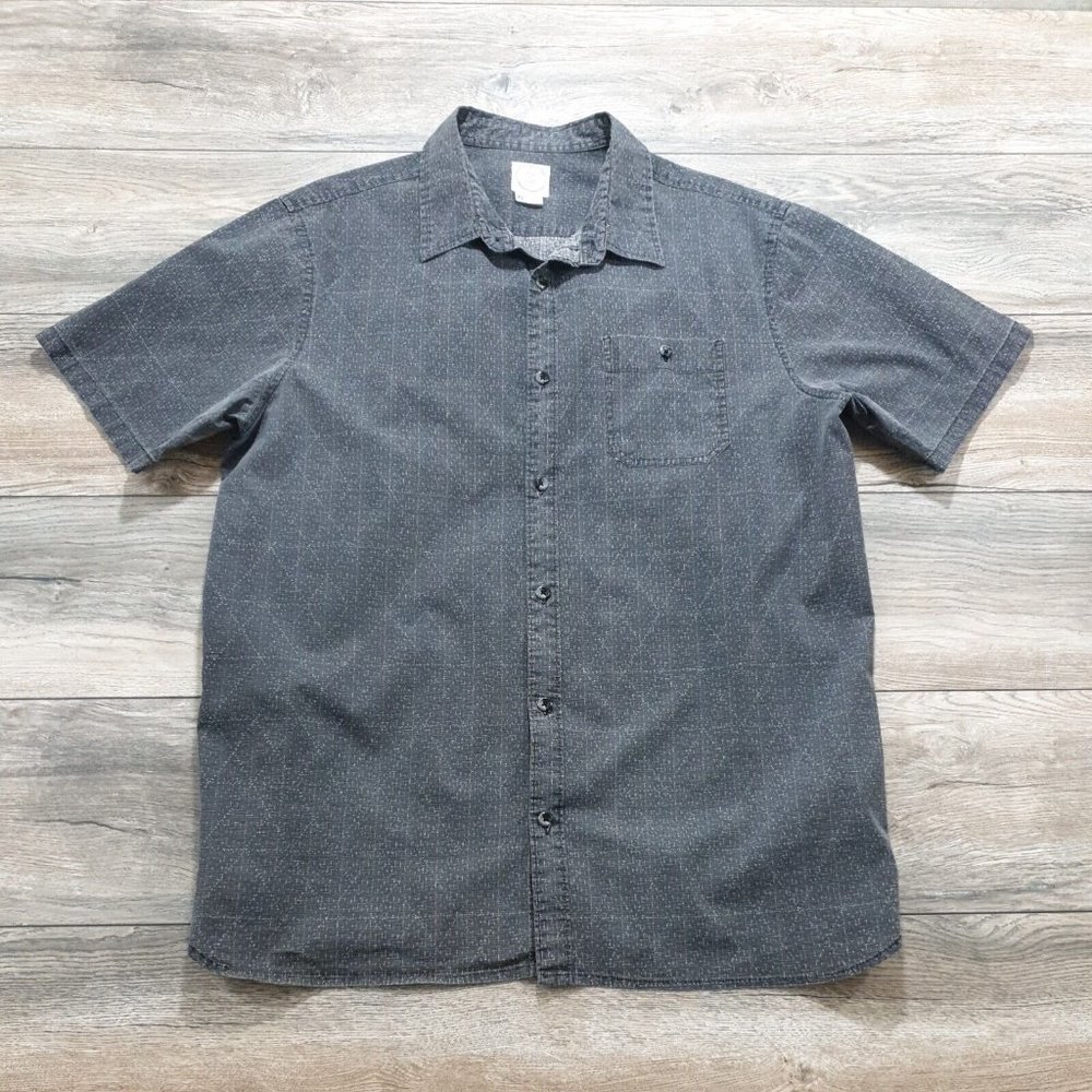 Voyager Mens XL Short Sleeve Shirt Casual Work Office Outdoor Skate School